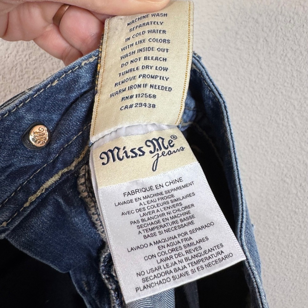 Miss Me Mid Rise Skinny Distressed Embroidered Jeans Boho Western Indie 27x27 - Picture 9 of 12